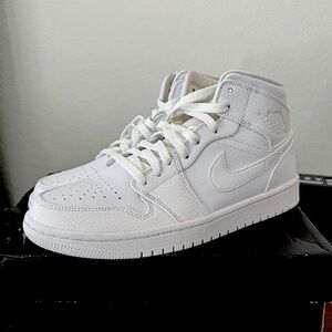 Jordan Mids All white